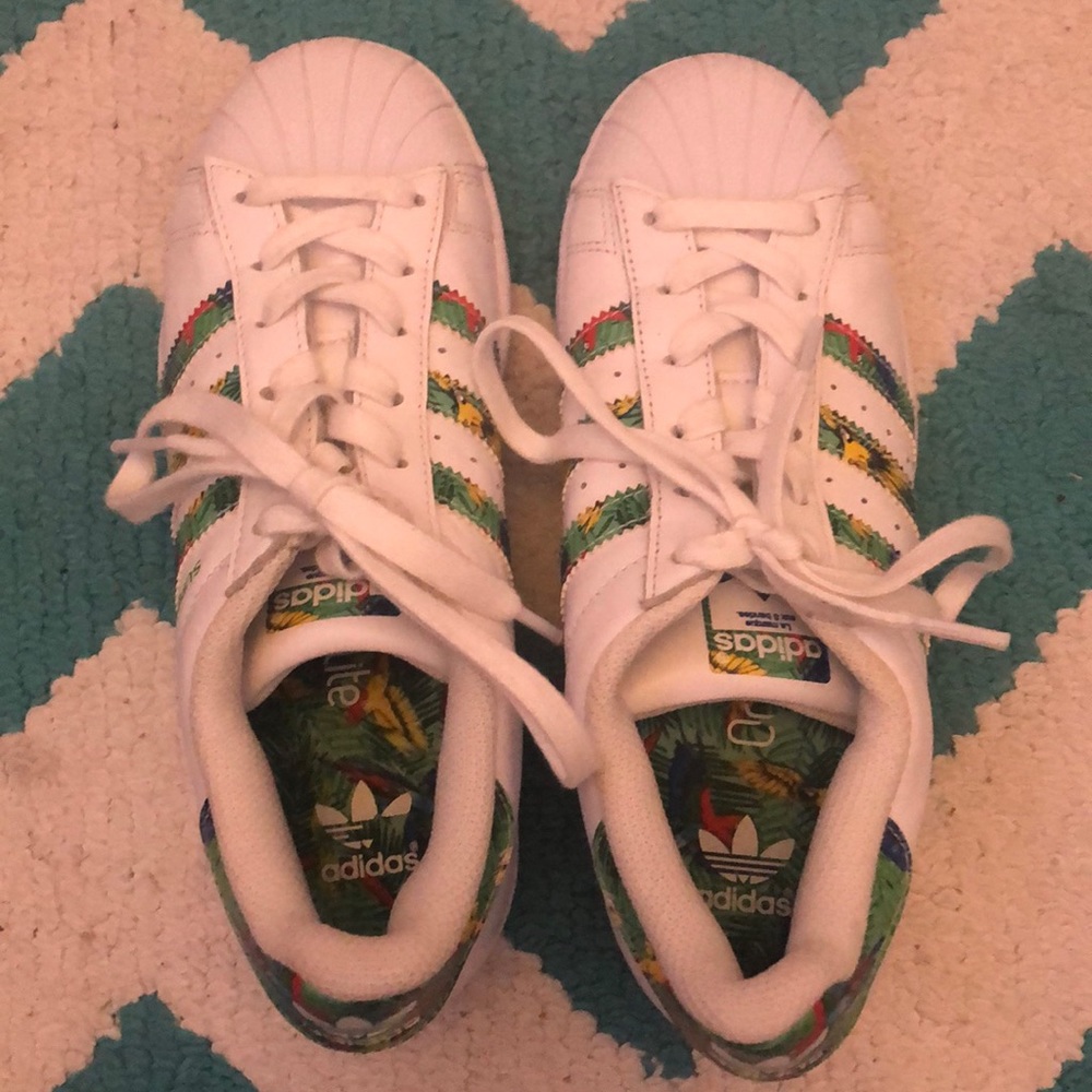 New Unworn Size 4 1/2 Jungle Adidas